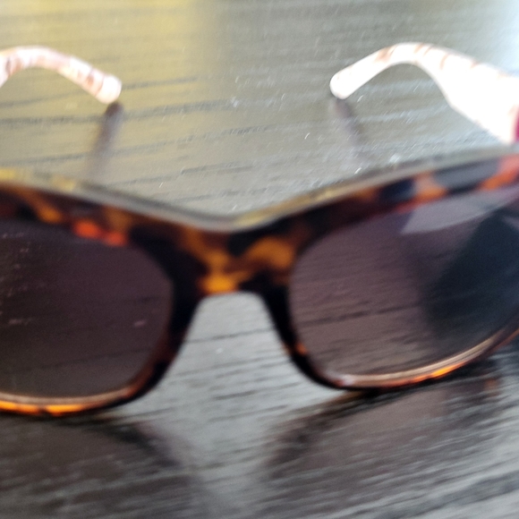 Foster Grant sunglasses - Picture 5 of 6